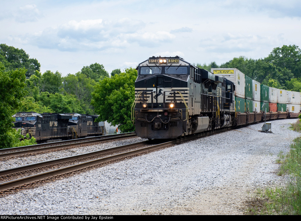 NS 8124 passes a waiting manifest at Wauhatchie Pike